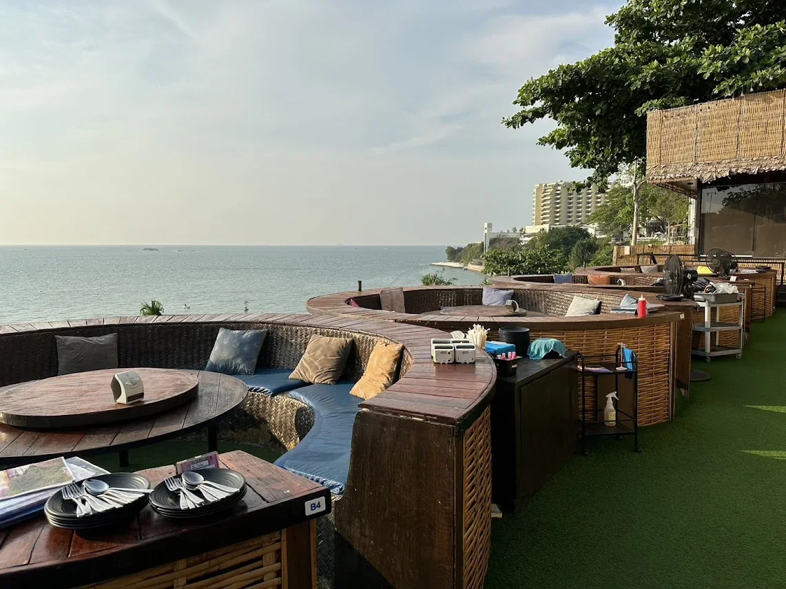 3 Mermaids Restaurant в Паттайе