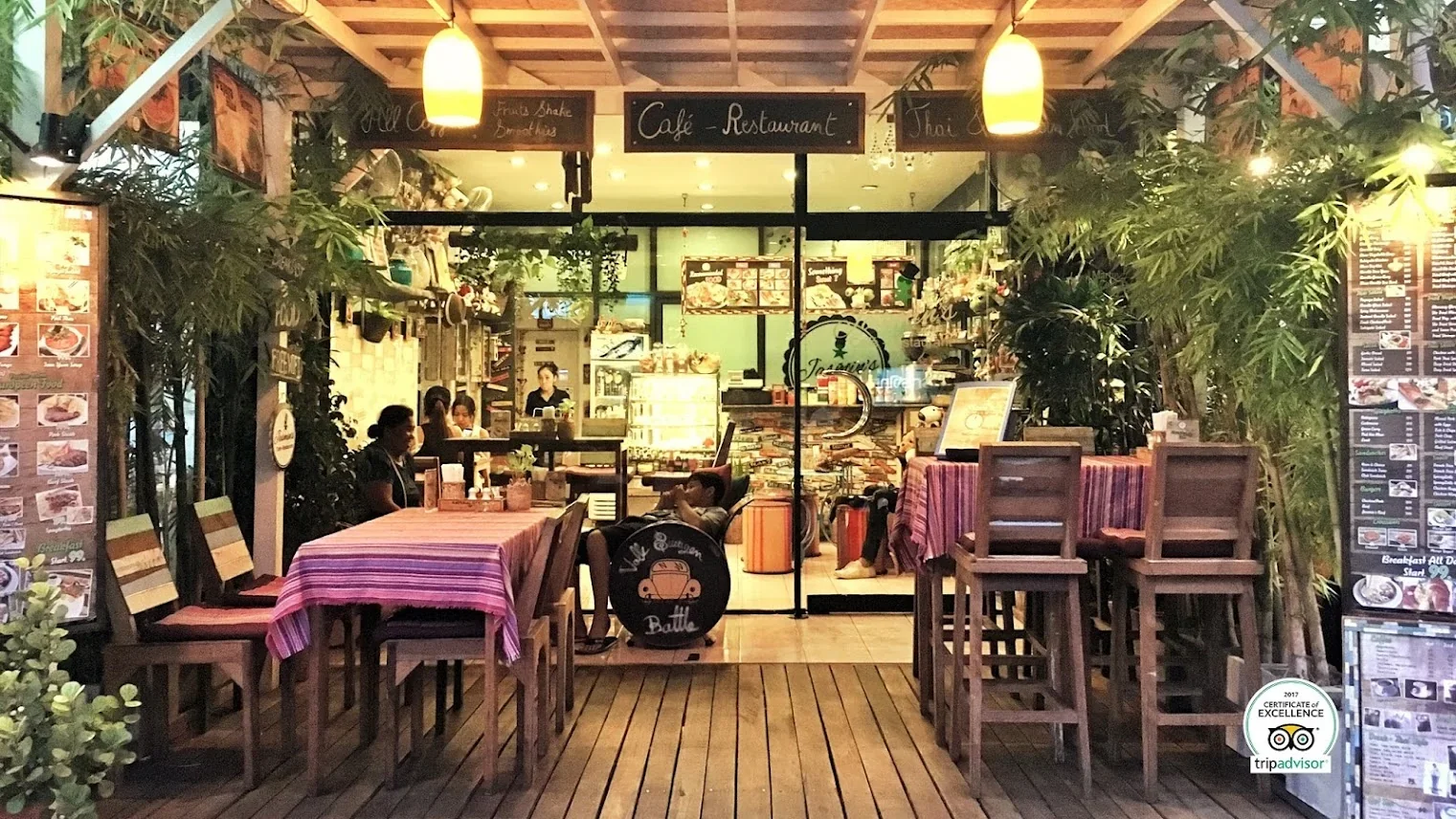 Jasmin's Café в Паттайе