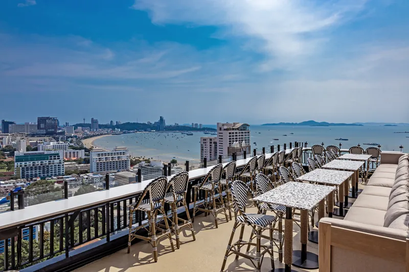 BARBÙ - Rooftop Restaurant & Bar in Pattaya в Паттайе — фото 9