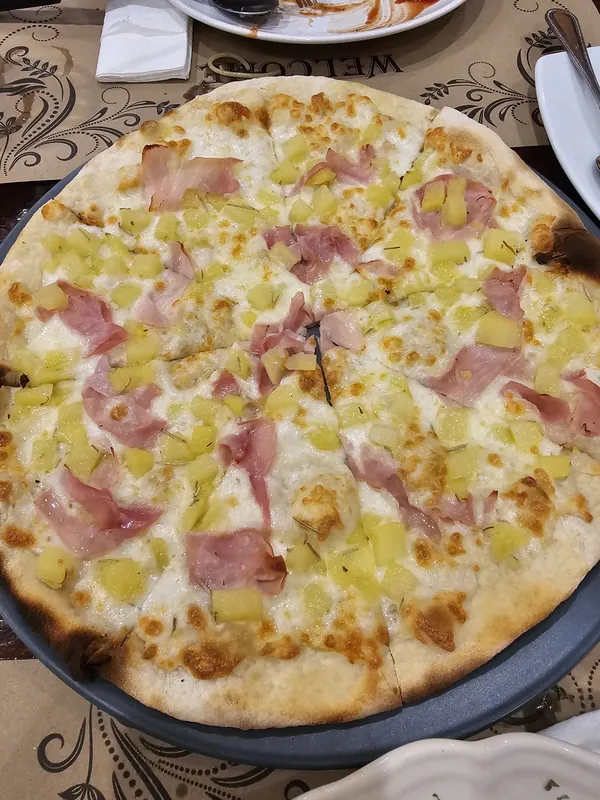 Grottino Pizzeria and Osteria в Паттайе — фото 10
