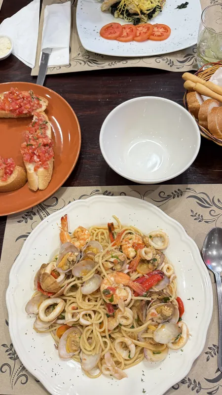 Grottino Pizzeria and Osteria в Паттайе — фото 3
