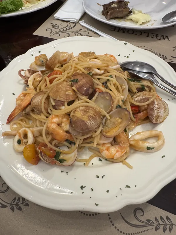 Grottino Pizzeria and Osteria в Паттайе — фото 6
