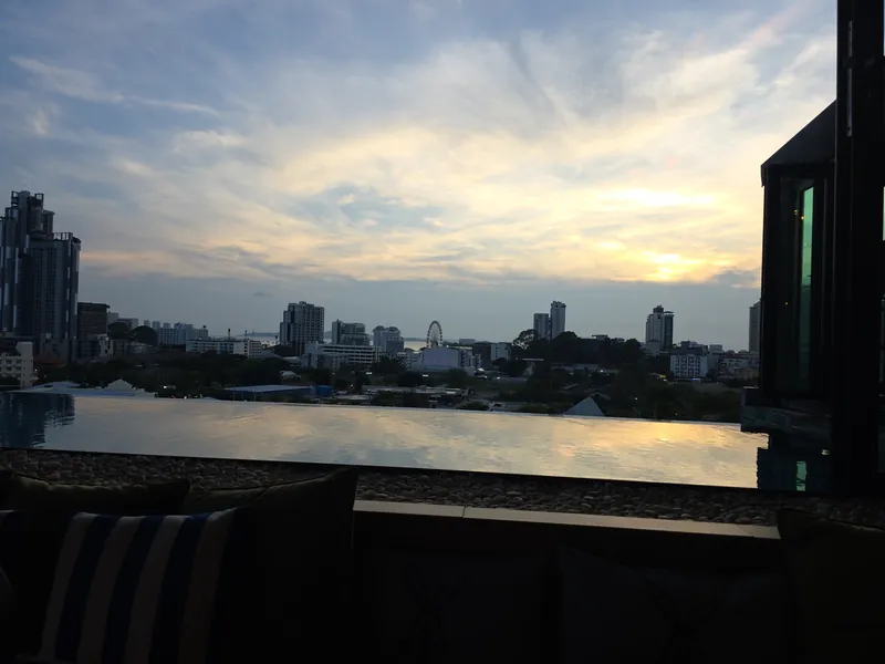 Indigo Rooftop Bar Pattaya в Паттайе — фото 17