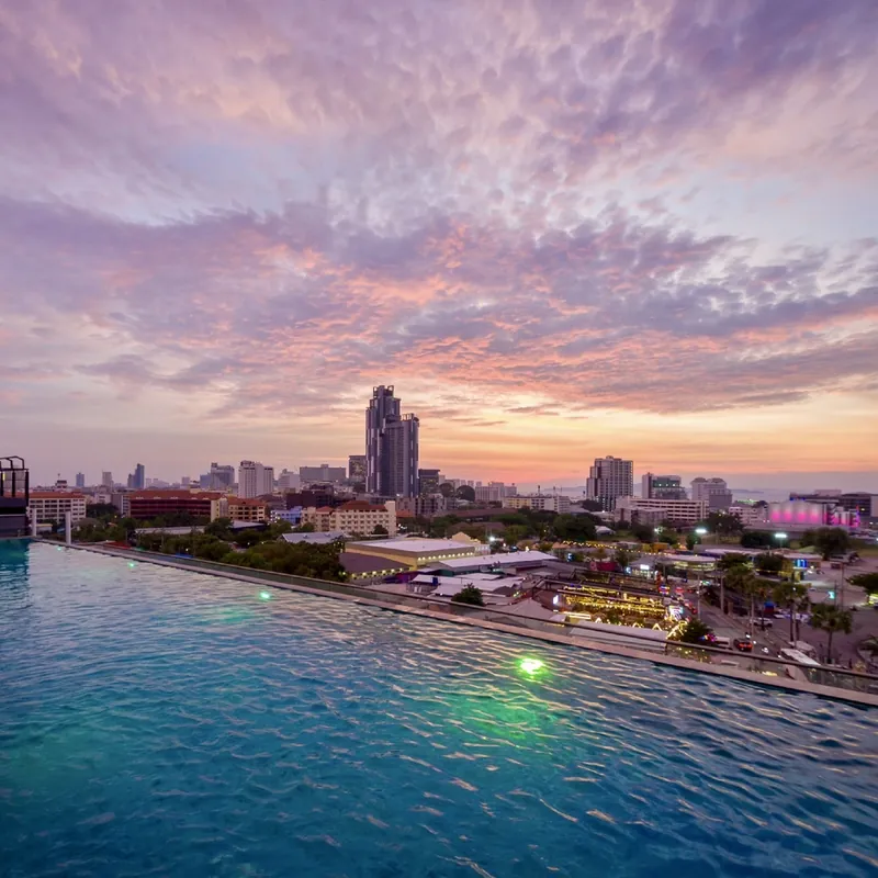 Indigo Rooftop Bar Pattaya в Паттайе — фото 11