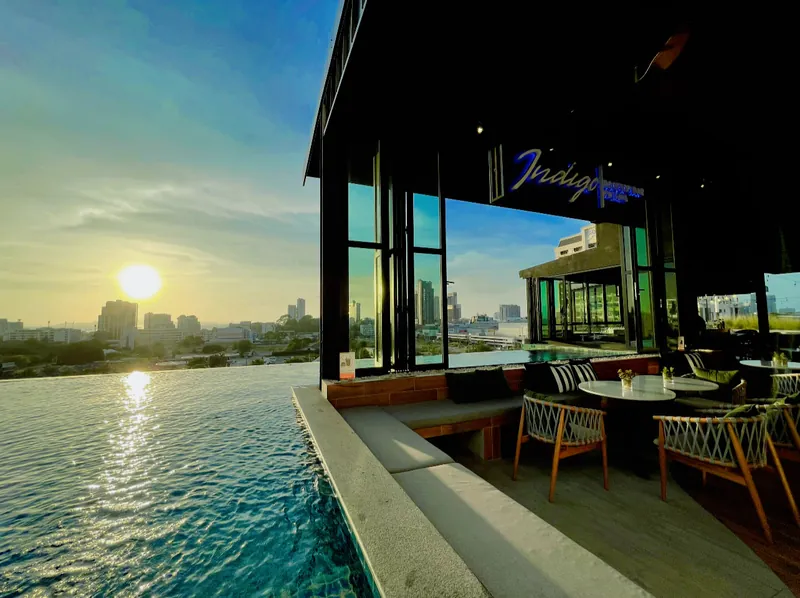 Indigo Rooftop Bar Pattaya в Паттайе — фото 4