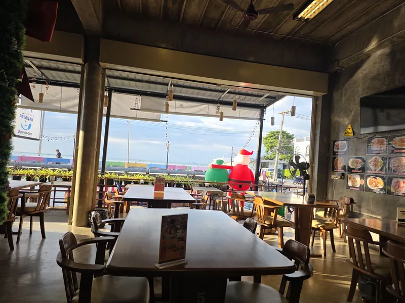 Khun Mae Seafood Kitchen Pattaya в Паттайе — фото 15