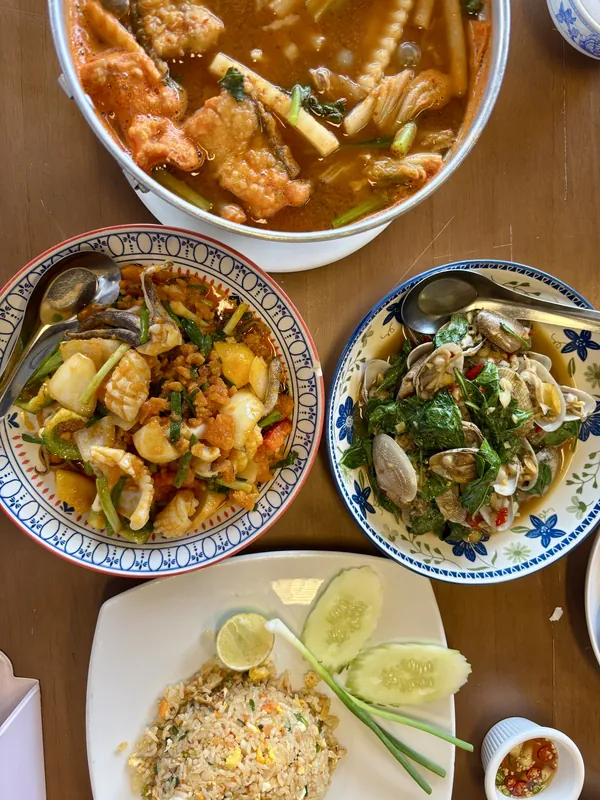 Khun Mae Seafood Kitchen Pattaya в Паттайе — фото 12
