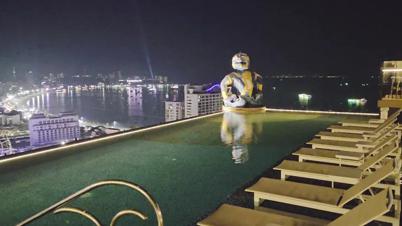 Skybar Summer Club - Pattaya Restaurant and Rooftop Bar в Паттайе — фото 2
