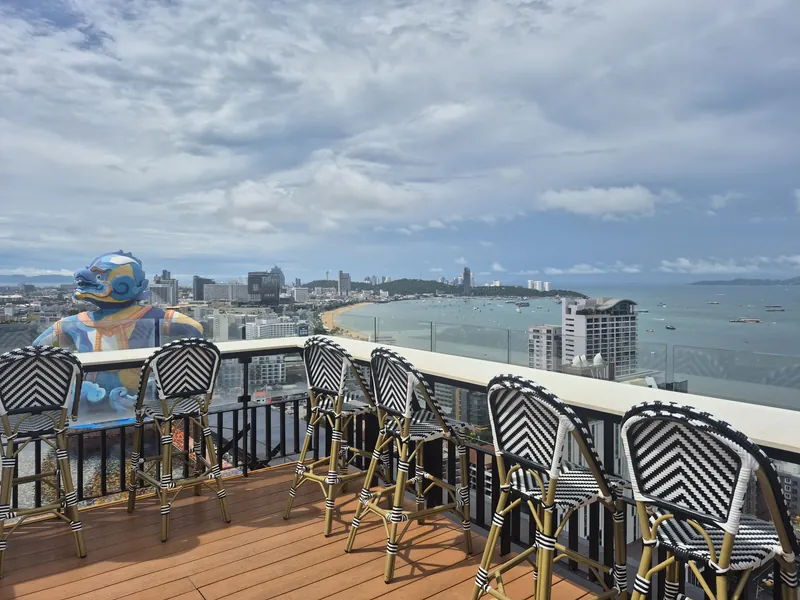 Skybar Summer Club - Pattaya Restaurant and Rooftop Bar в Паттайе — фото 15