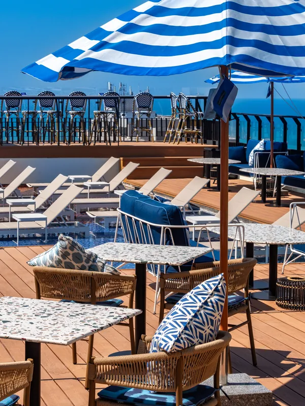 Skybar Summer Club - Pattaya Restaurant and Rooftop Bar в Паттайе