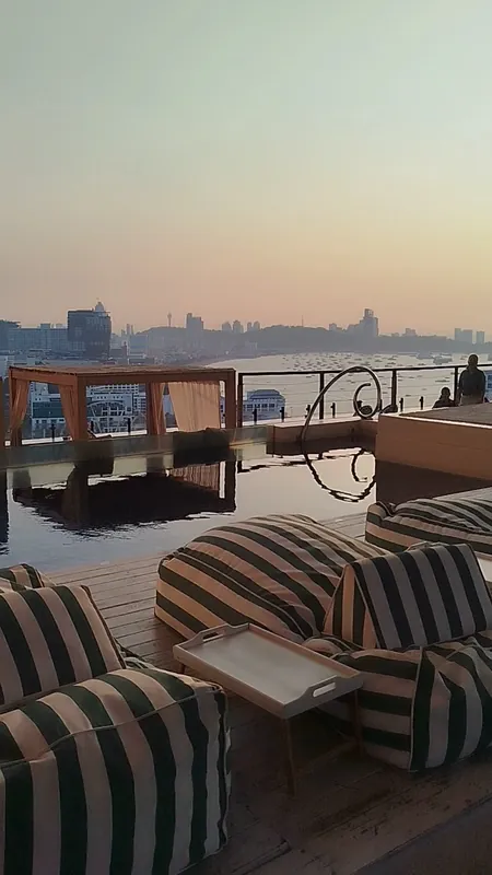 Skybar Summer Club - Pattaya Restaurant and Rooftop Bar в Паттайе — фото 20