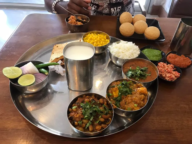 Tulsi Lala Raghuvanshi Restaurant Pattaya в Паттайе — фото 7