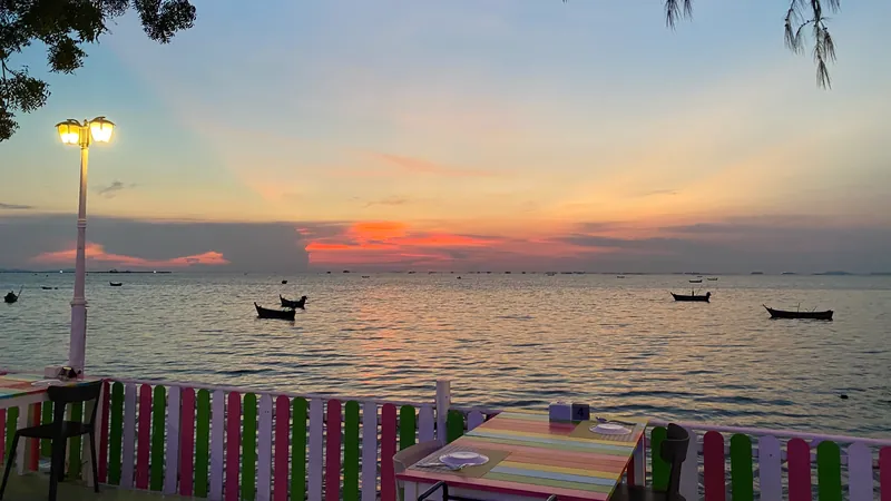 View D Seafood Naklua By Da-Te วิวดี ซีฟู้ด นาเกลือ บายดาเต้ в Паттайе — фото 5