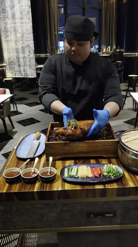 Yítóng Chinese Restaurant & Sky Bar в Паттайе — фото 2